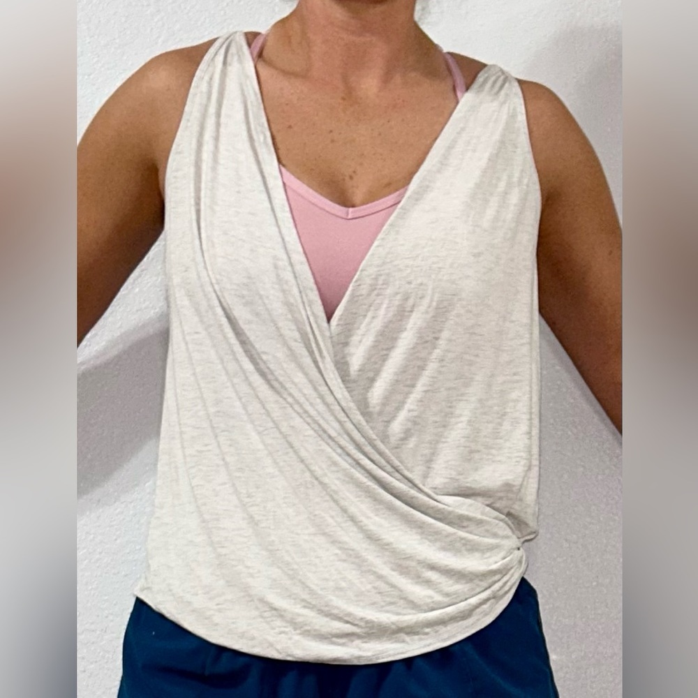 Reversible heather white lululemon top size M